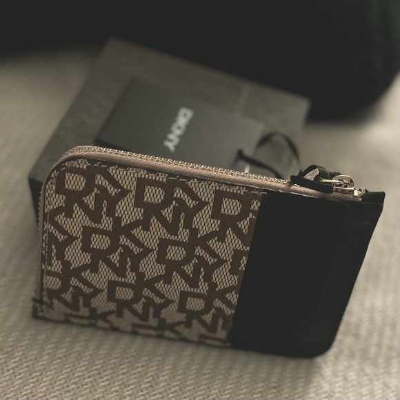 NWT – DKNY Bryant Park Zip Wallet (Card Case) - Picture 5 of 5